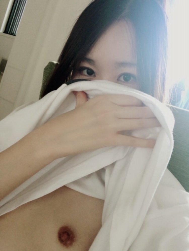 おっぱいポロリエロ画像20231015153928