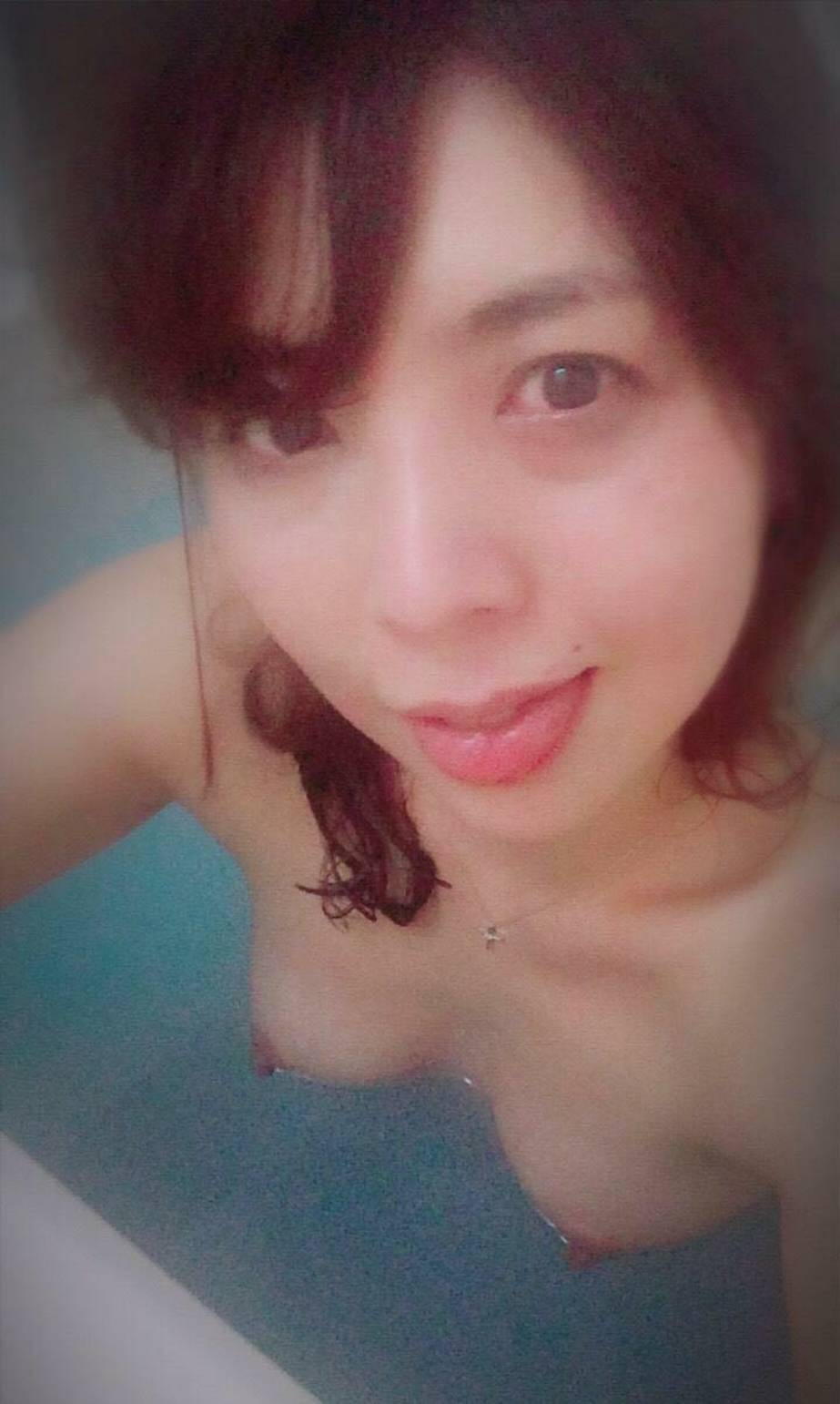 おばさんの自撮りエロ画像4