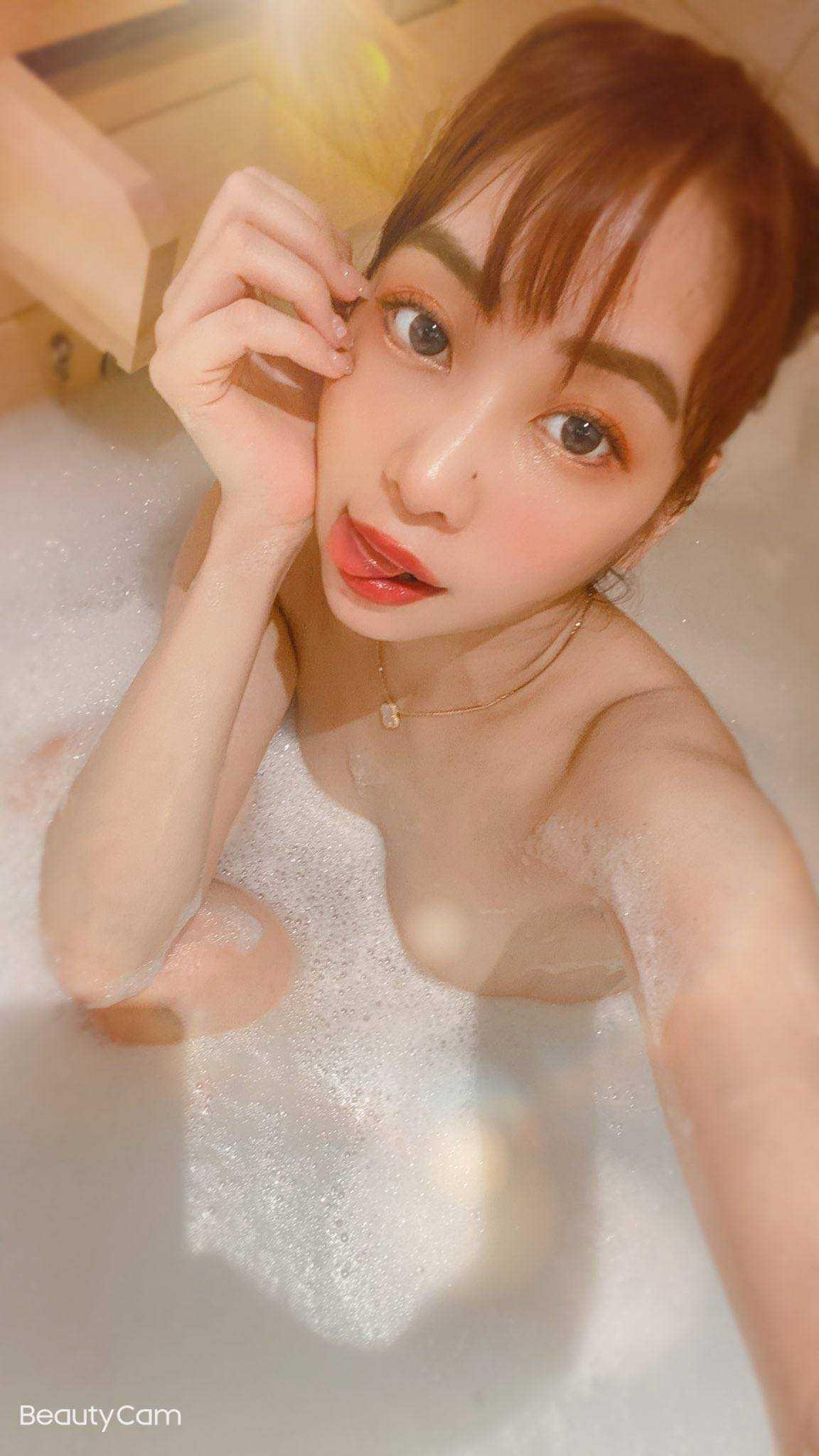 お風呂の自撮りエロ画像20231009190040