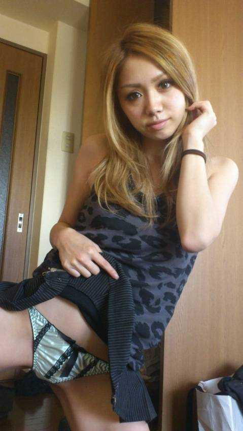 ギャルキャバ嬢の自撮りエロ画像18