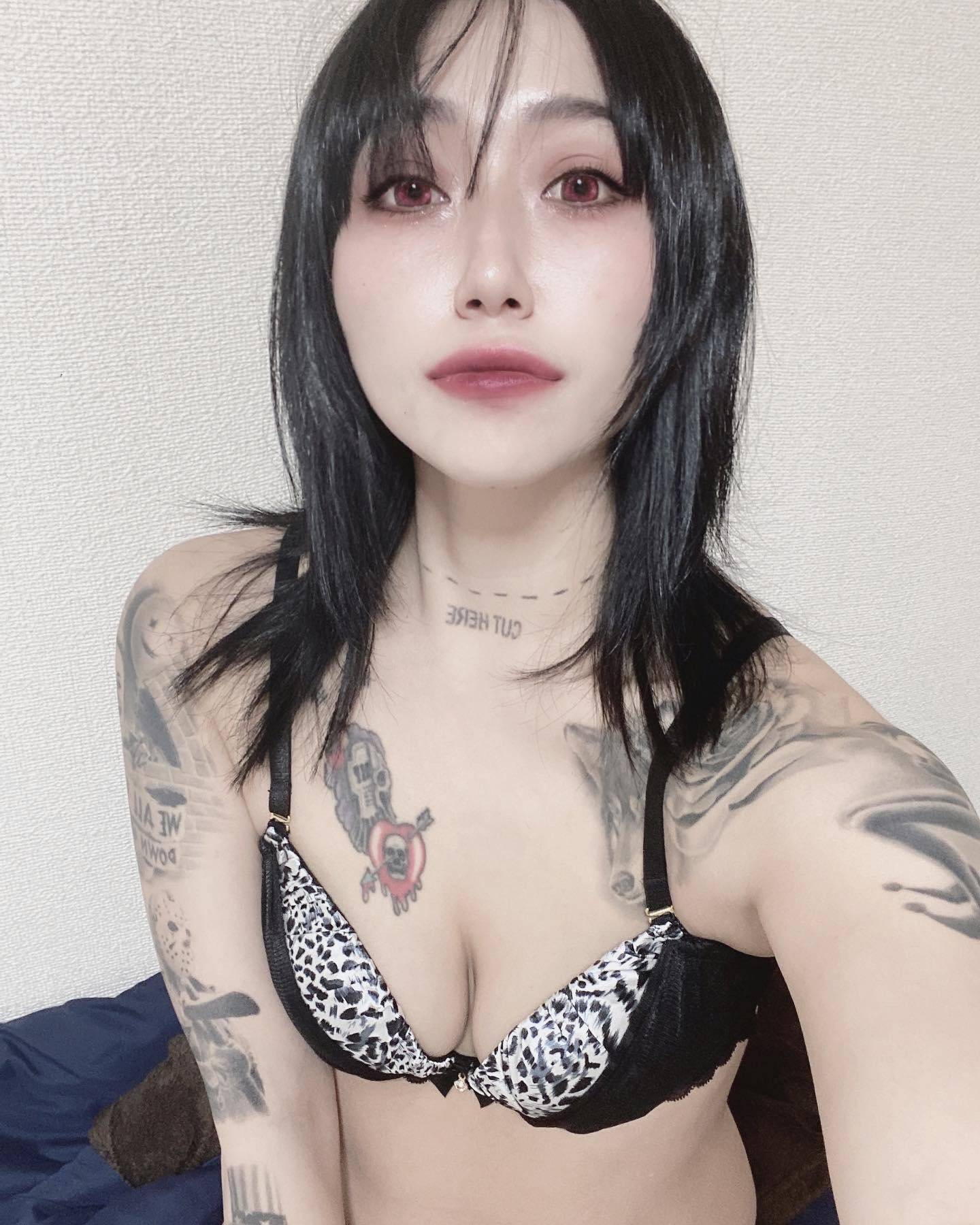 【素人】タトゥーをしている日本人の自撮りエロ画像（15）