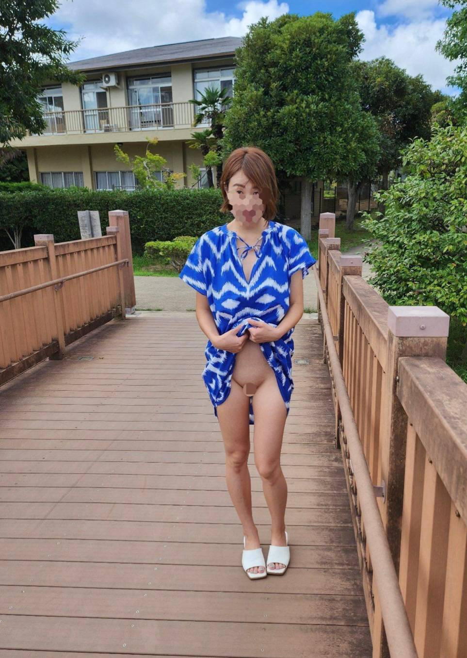 パートのおばさんの野外露出エロ画像20231028064758