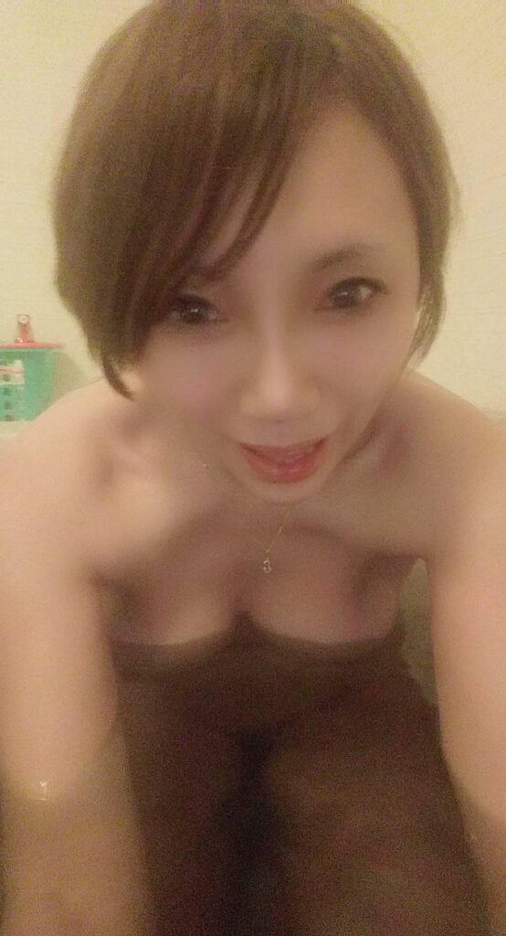好き者おばさんの自撮りエロ画像11