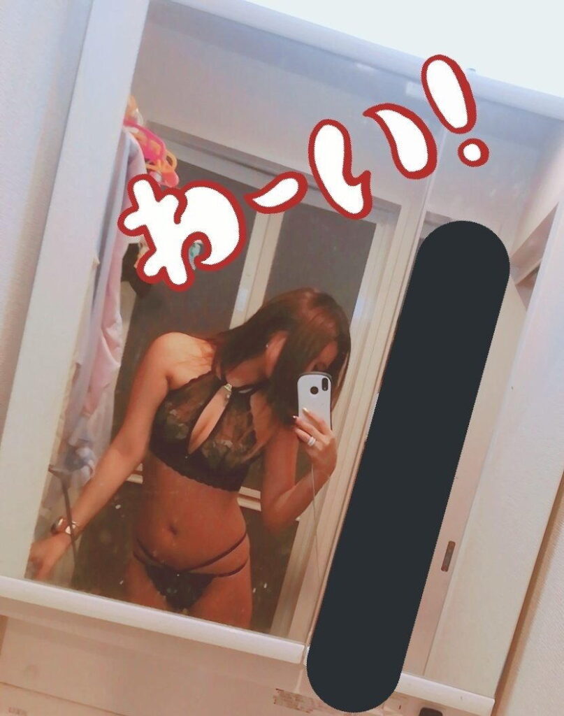 子持ちキャバ嬢の自撮りエロ画像9