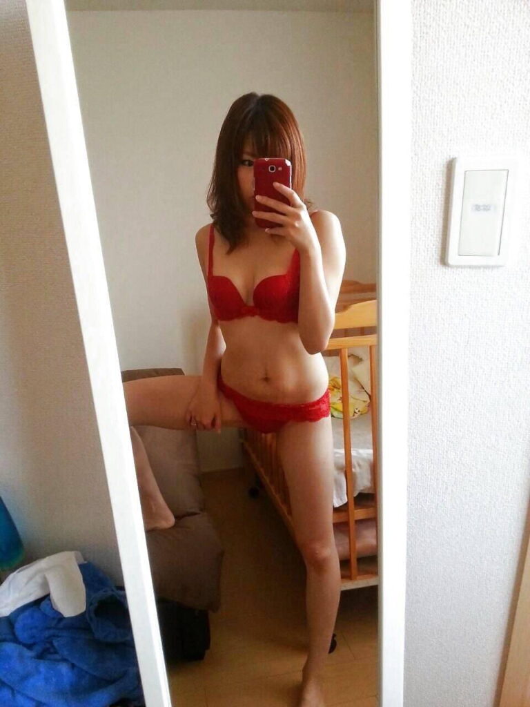 素人女子大生が鏡の前で自撮りしたエロ画像まとめ（3）