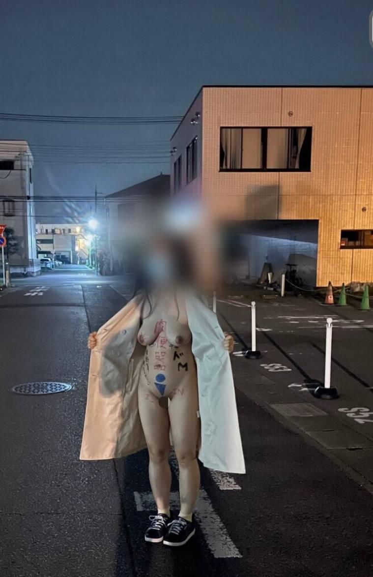 【露出狂】素人肉便器の深夜徘徊【エロ画像】（5）