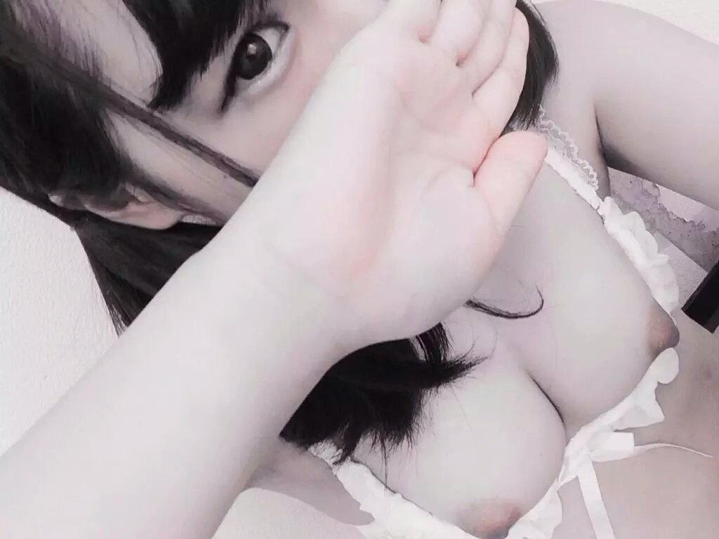 裏垢女子ななやんの自撮りエロ画像（2）