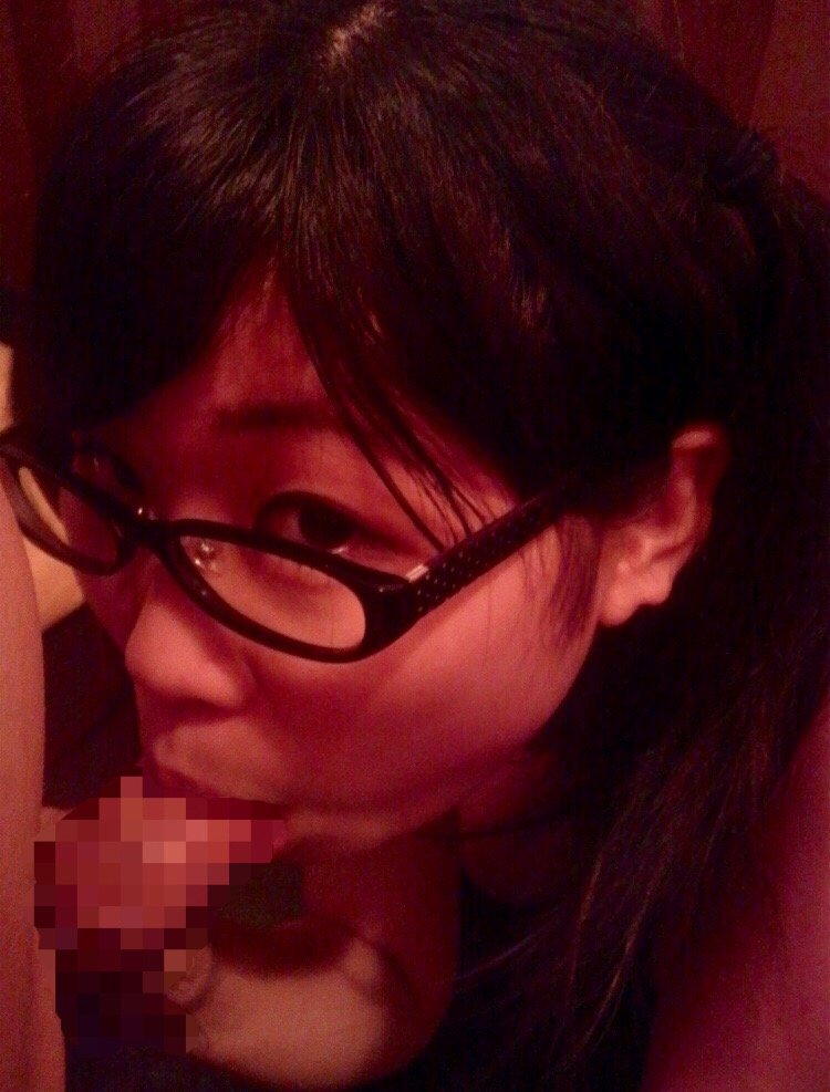 【素人】陰キャのメガネっ娘ってエロくない？【エロ画像】（9）