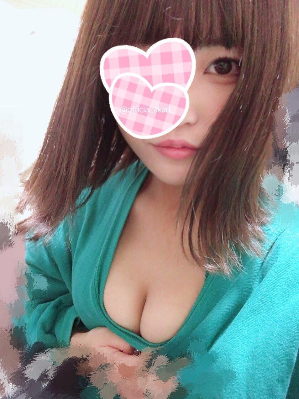 【自撮り】JKの手に余る巨乳おっぱい【エロ画像】