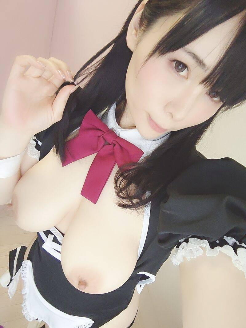 【超人気】コスプレイヤー岡田ゆいのボディがエロすぎる！【エロ画像】