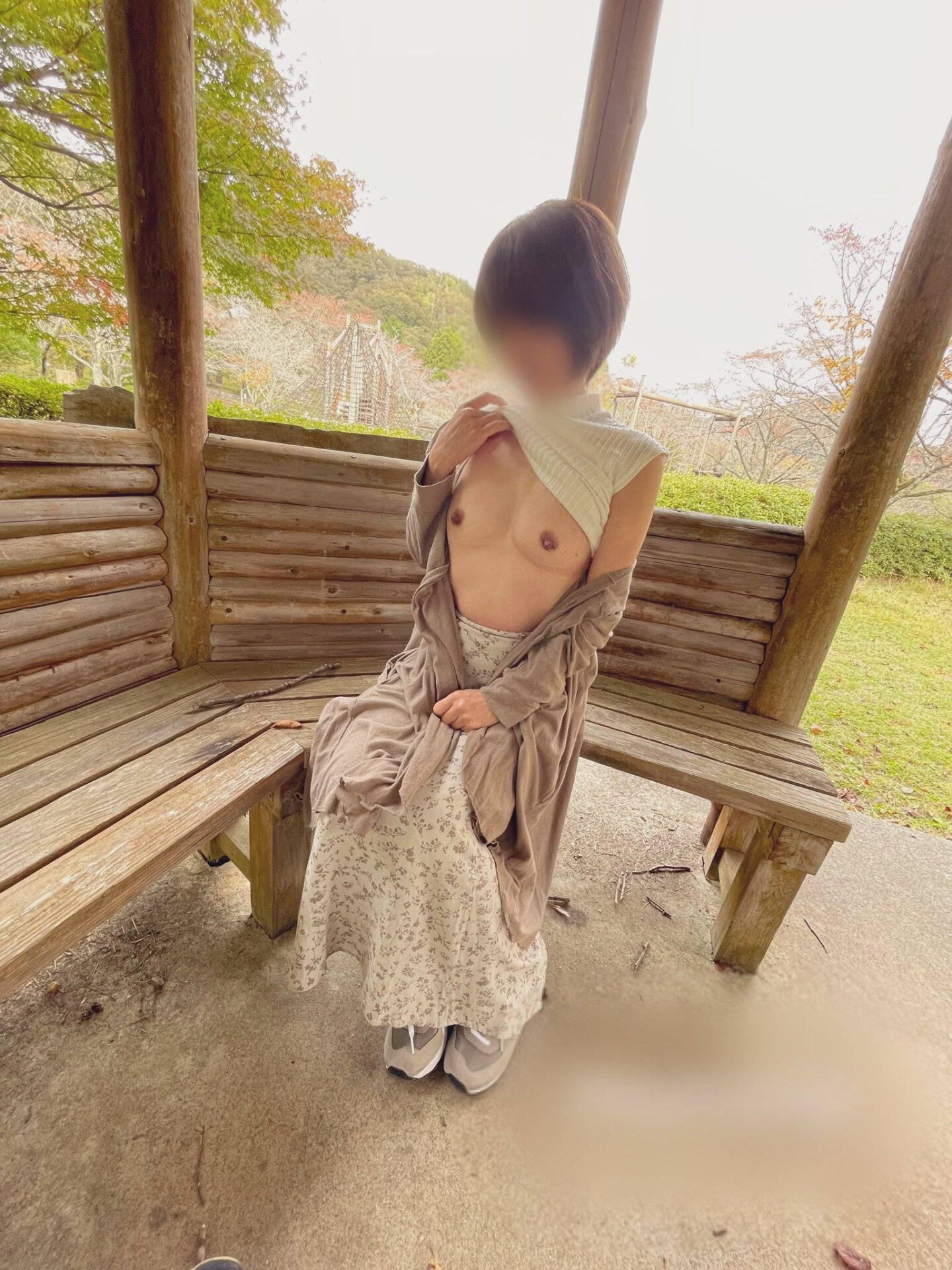 お母さんの露出エロ画像20231109121223