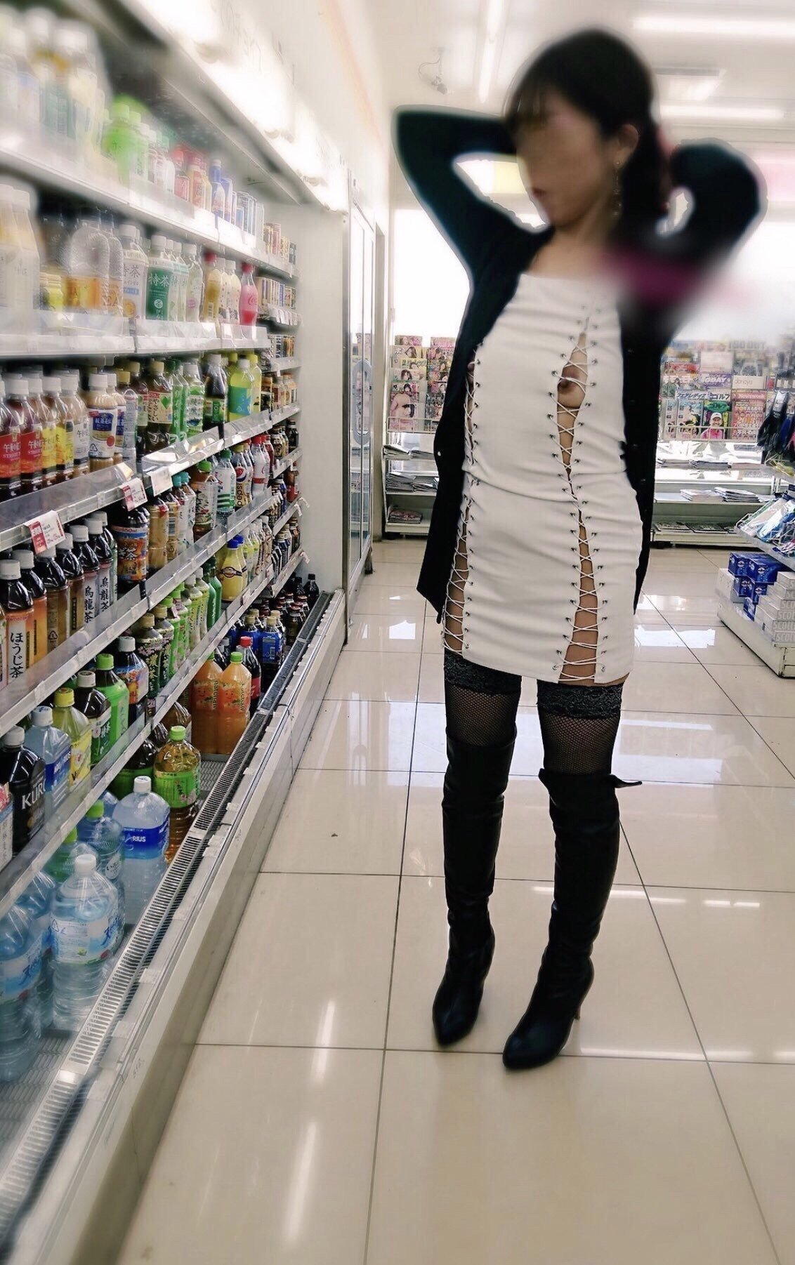 コンビニのエロ画像20231125171956