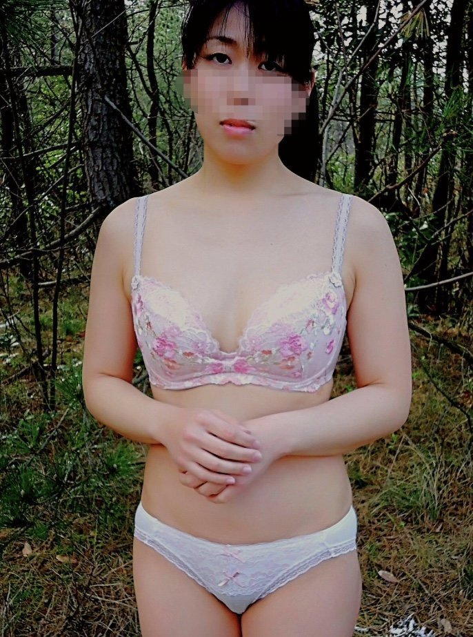 素人妻を亀甲縛りで野外露出させる【エロ画像】（7）