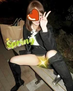 【人妻】春は露出の季節だね【エロ画像】