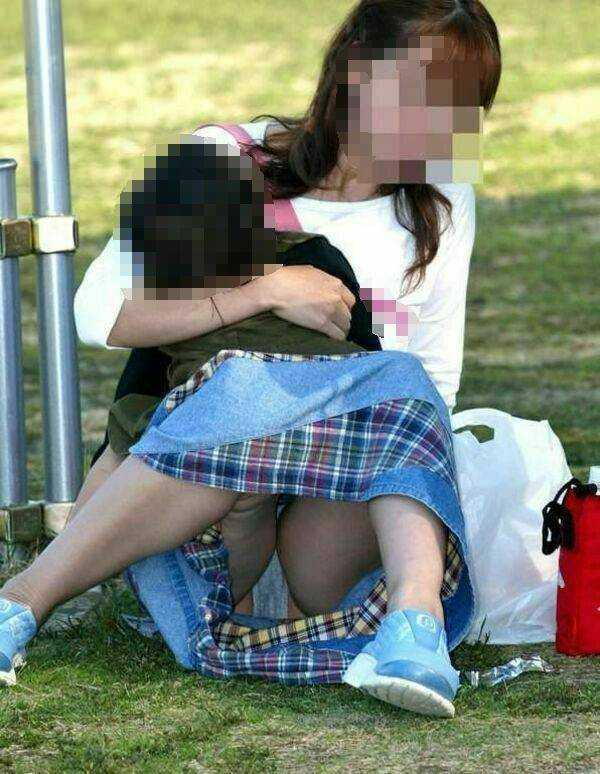 【盗撮】子育て中のママがエロすぎるｗ【エロ画像】（22）
