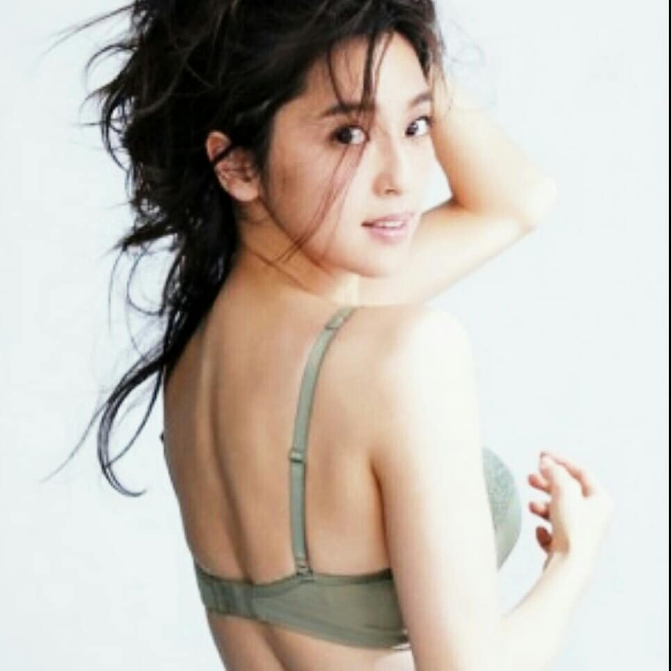 中村アンの引き締まった腹筋や美乳がエロすぎる!【エロ画像】 6 中村アンの引き締まった腹筋や美乳がエロすぎる!【エロ画像】 6
