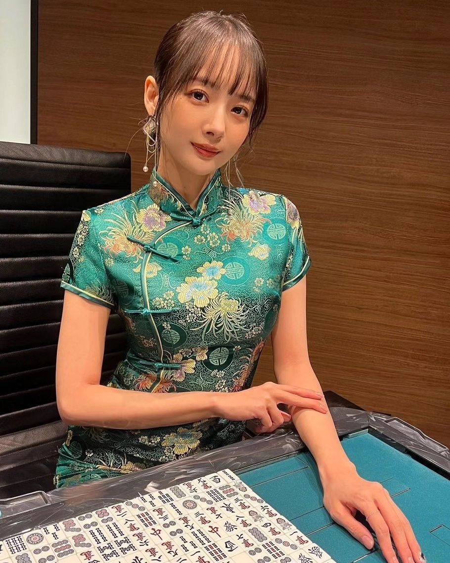岡田紗佳 可愛すぎるプロ雀士のグラビアエロ画像(34) 岡田紗佳 可愛すぎるプロ雀士のグラビアエロ画像(34)