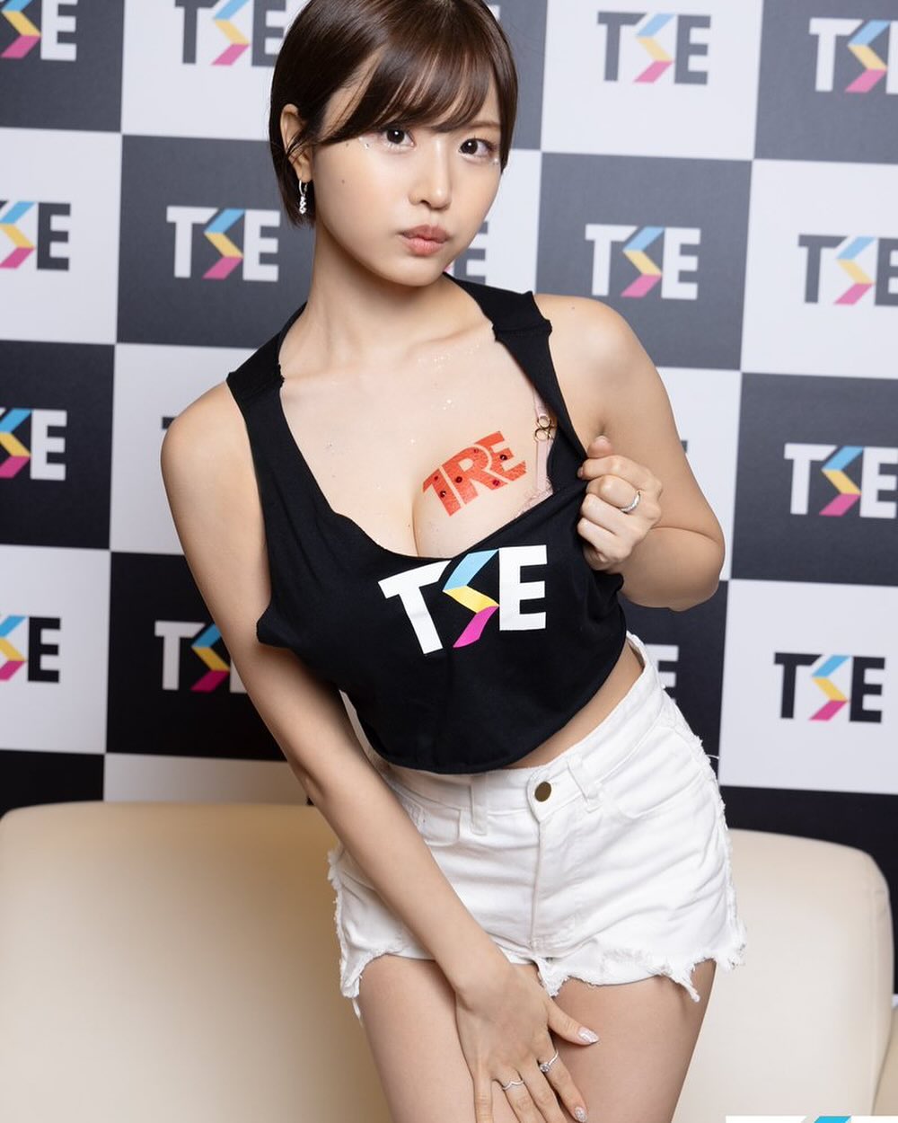 本郷愛 AV女優のグラビアがガチでシコれる!【エロ画像】(29) 本郷愛 AV女優のグラビアがガチでシコれる!【エロ画像】(29)