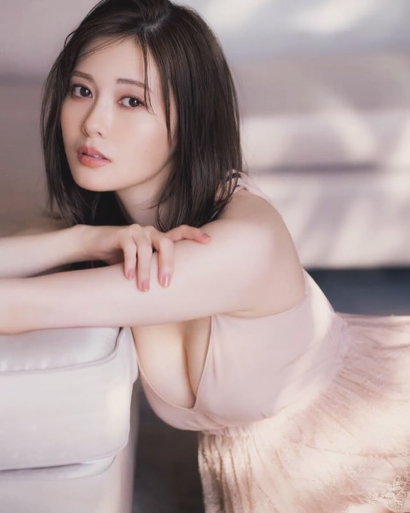 白石麻衣のグラビアがガチでシコれる【エロ画像】 20 白石麻衣のグラビアがガチでシコれる【エロ画像】 20