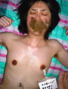 地味で真面目な主婦が糞喰いマゾに堕ちる！【エロ画像】