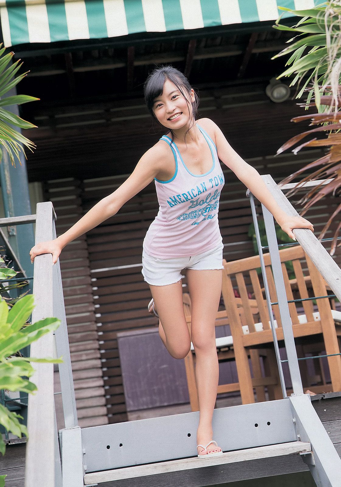 小島瑠璃子 爽やか元気娘に股間がムラムラMAX!【グラビアエロ画像】(4) 小島瑠璃子 爽やか元気娘に股間がムラムラMAX!【グラビアエロ画像】(4)