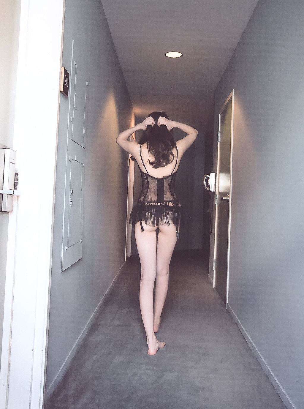 小嶋陽菜さん、かなりのえちえちボディw【グラビアエロ画像】(20) 小嶋陽菜さん、かなりのえちえちボディw【グラビアエロ画像】(20)
