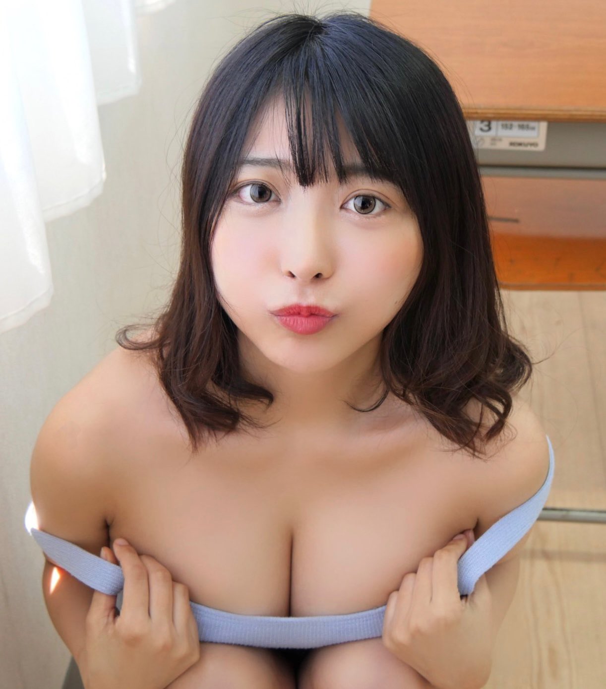 市原薫 たぬき顔で可愛いグラドルのおっぱいがでかすぎるww【エロ画像】(8) 市原薫 たぬき顔で可愛いグラドルのおっぱいがでかすぎるww【エロ画像】(8)