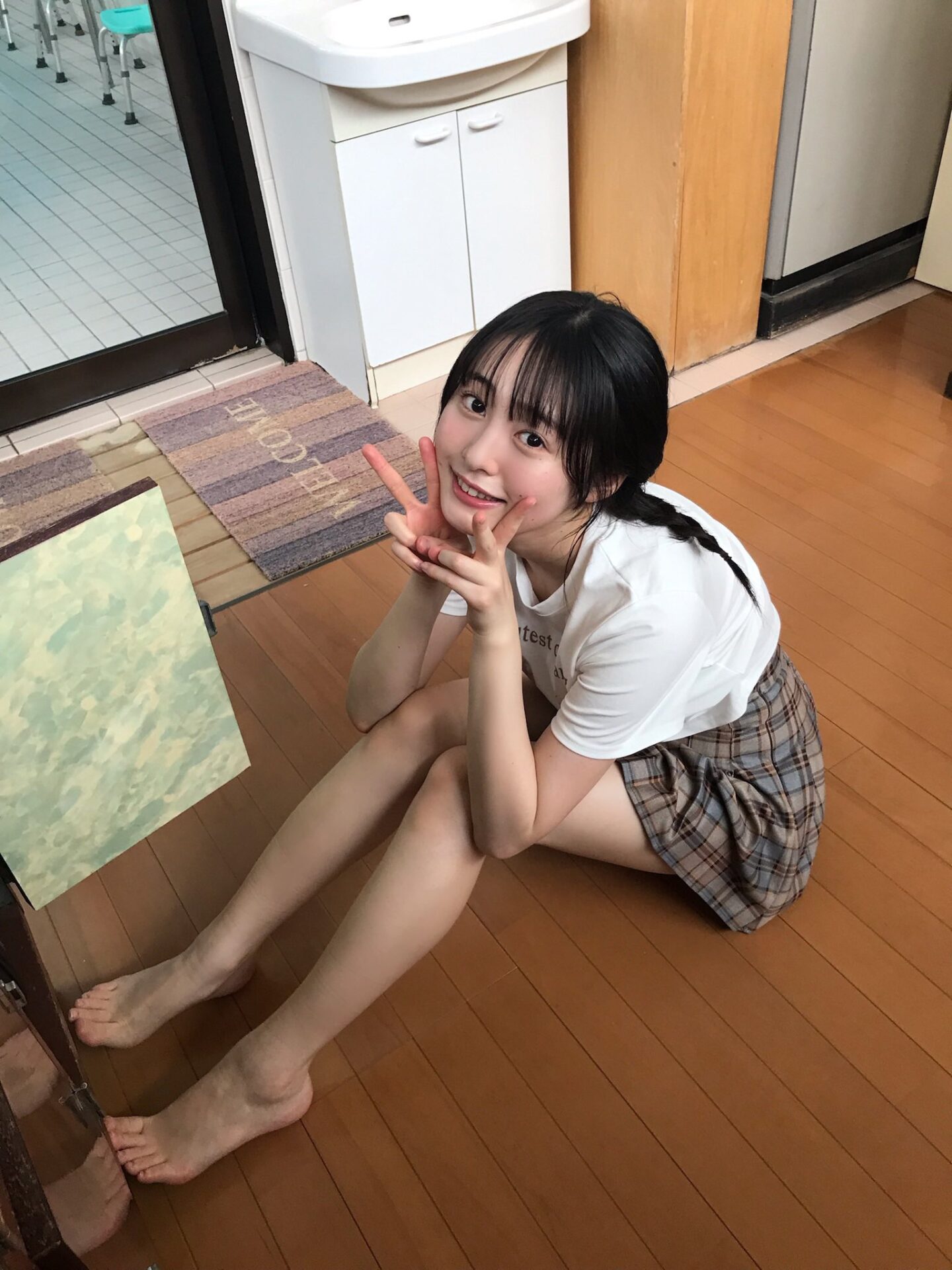 白濱美兎 17歳の初々しいグラビアアイドルが抜ける【エロ画像】(13) 白濱美兎 17歳の初々しいグラビアアイドルが抜ける【エロ画像】(13)