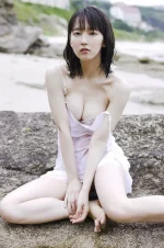 吉岡里帆のおっぱいがガチででかいｗ【グラビアエロ画像】