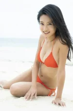 小島瑠璃子 爽やか元気娘に股間がムラムラMAX！【グラビアエロ画像】