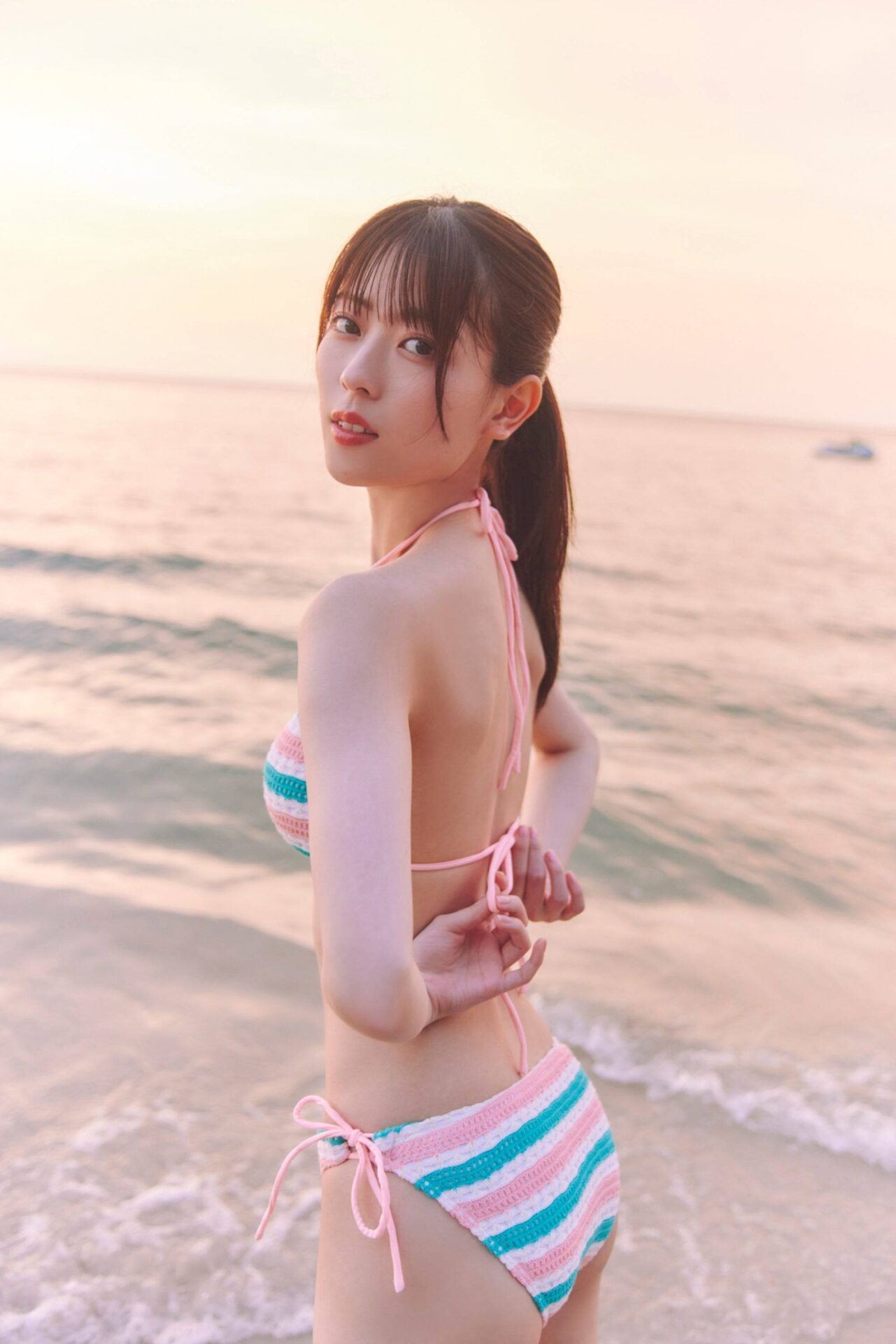 岩本蓮加(二十歳)のグラビアエロ画像【乃木坂46】 4 岩本蓮加(二十歳)のグラビアエロ画像【乃木坂46】 4