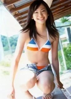 新垣結衣 グラビアではしゃぐガッキーをエロい目線で見てみようｗ【エロ画像】