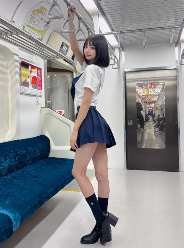 米倉みゆ あまりにも細すぎるコスプレイヤーのグラビアエロ画像 1 米倉みゆ あまりにも細すぎるコスプレイヤーのグラビアエロ画像 1