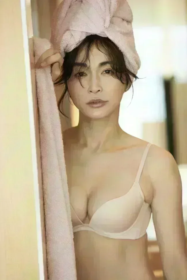 長谷川京子 ハセキョンの透け乳首えっど!【グラビアエロ画像】 16 長谷川京子 ハセキョンの透け乳首えっど!【グラビアエロ画像】 16