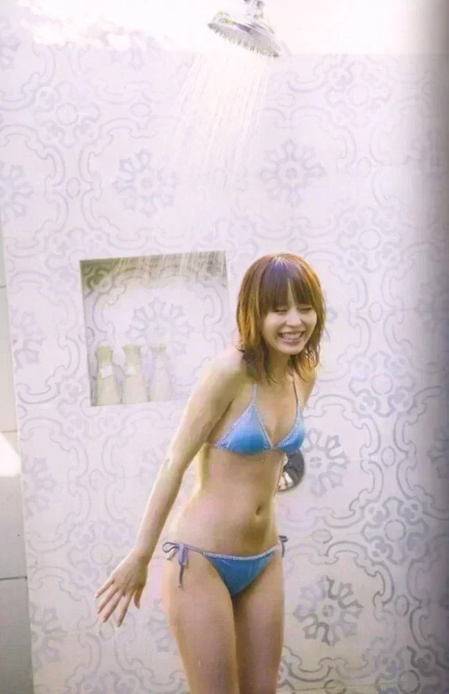 平野綾とかいうヤリマン声優ww【グラビアエロ画像】 2 平野綾とかいうヤリマン声優ww【グラビアエロ画像】 2