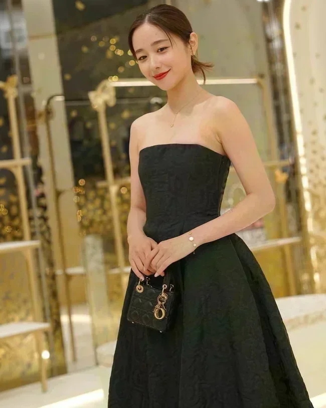 堀田真由 若手女優のグラビアエロ画像まとめ 3 堀田真由 若手女優のグラビアエロ画像まとめ 3