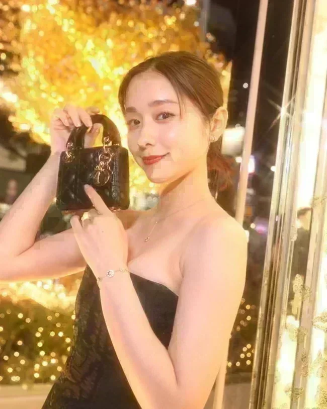 堀田真由 若手女優のグラビアエロ画像まとめ 5 堀田真由 若手女優のグラビアエロ画像まとめ 5