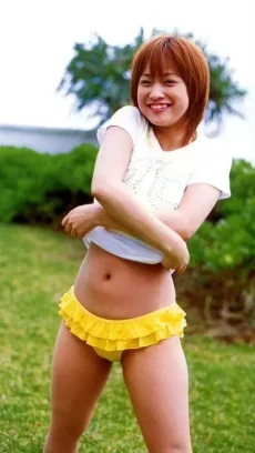 亀井絵里のムチムチ下半身がたまらんｗ【グラビアエロ画像】