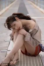 中村ゆりかのちょいSEXYグラビアエロ画像