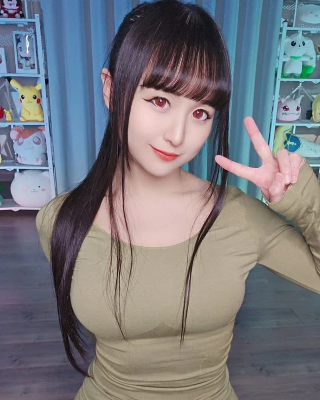 コスプレイヤーのモナミサちゃんが可愛すぎる【エロ画像】