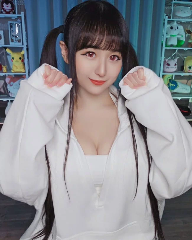 コスプレイヤーのモナミサちゃんが可愛すぎる【エロ画像】