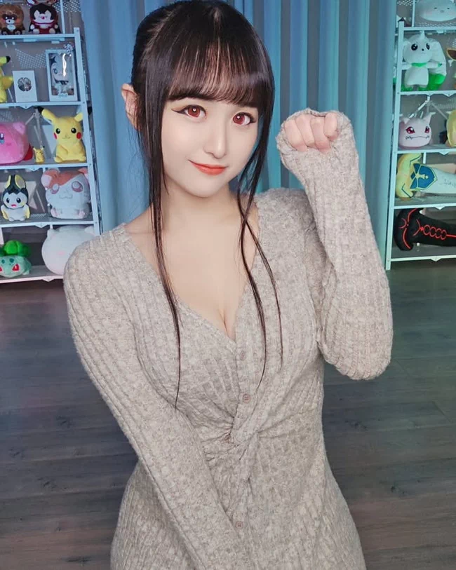 コスプレイヤーのモナミサちゃんが可愛すぎる【エロ画像】
