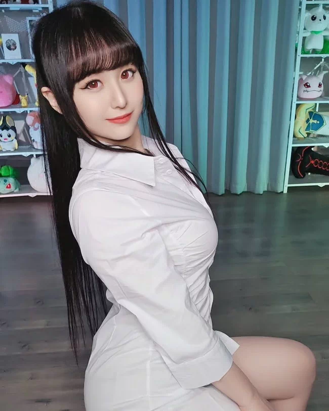 コスプレイヤーのモナミサちゃんが可愛すぎる【エロ画像】