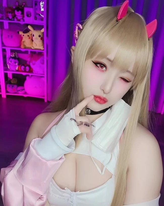コスプレイヤーのモナミサちゃんが可愛すぎる【エロ画像】