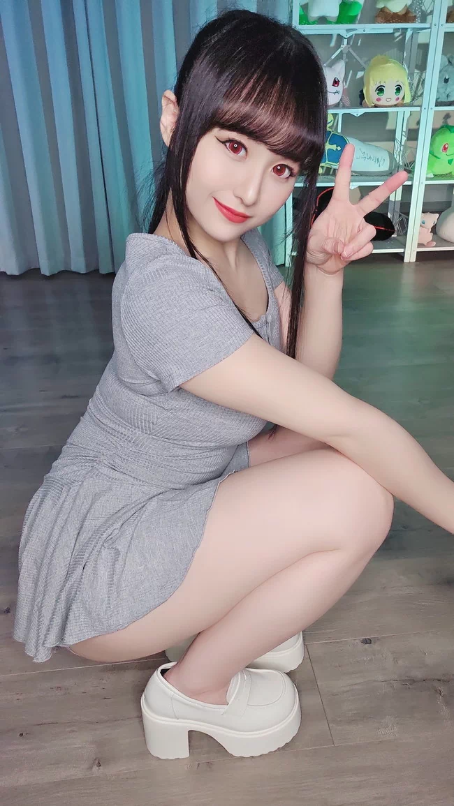 コスプレイヤーのモナミサちゃんが可愛すぎる【エロ画像】
