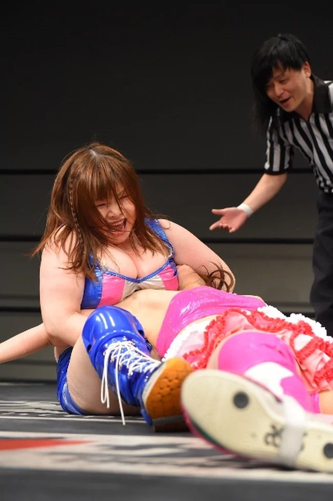 のの子 Kカッププロレスラーの爆乳おっぱい【エロ画像】